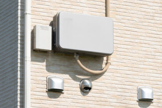 パワーコンディショナーが設置されている建物の写真